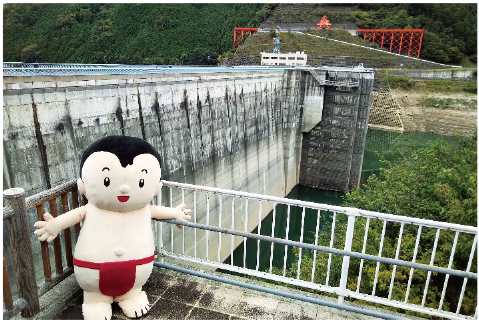 水の精が棲むという！？大滝ダムにもお邪魔しました！ すごいスケール～☆